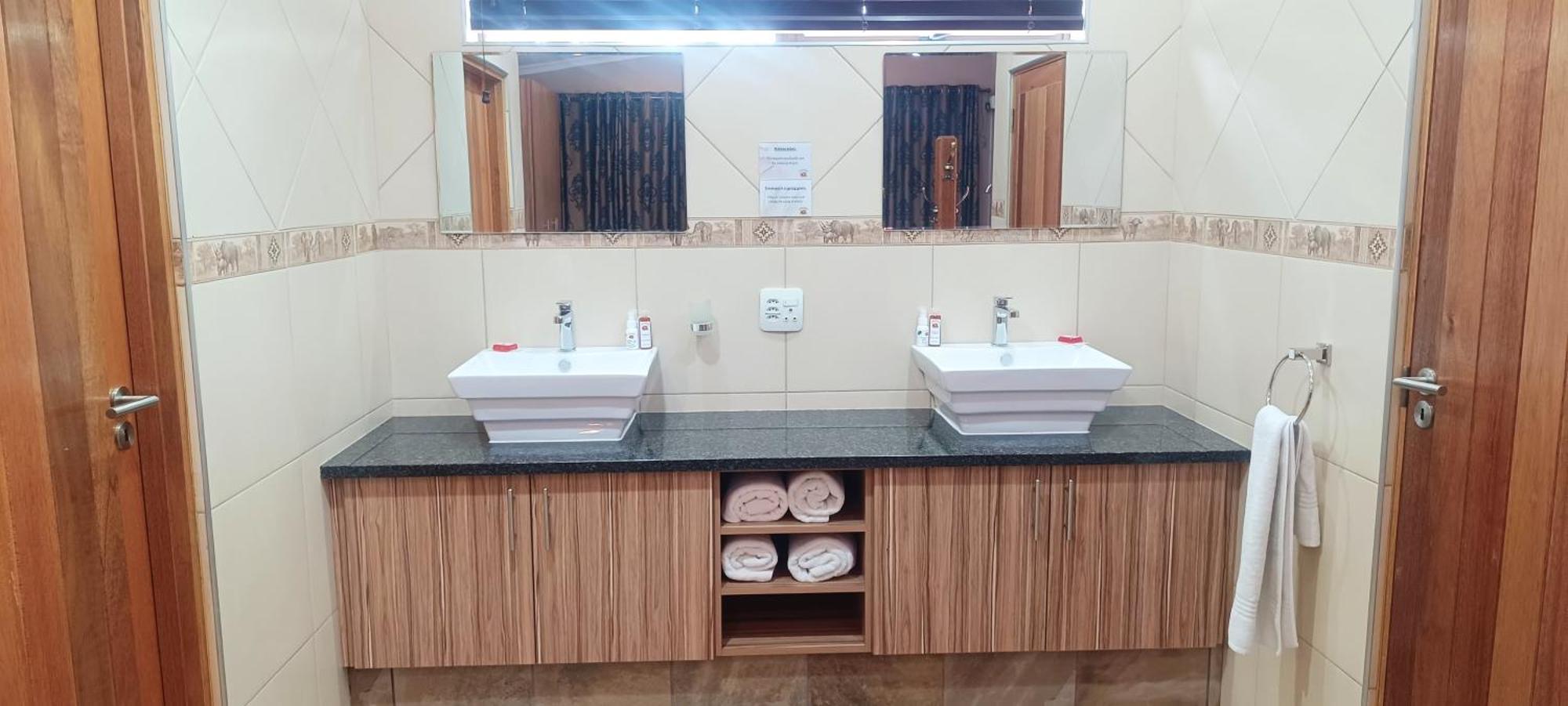 Kareespruit Game Ranch & Guest House Zeerust ภายนอก รูปภาพ