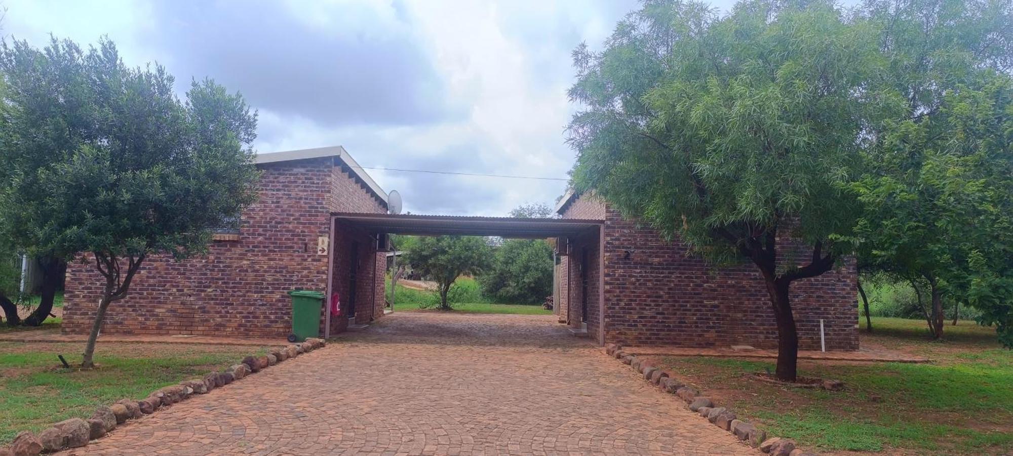 Kareespruit Game Ranch & Guest House Zeerust ภายนอก รูปภาพ
